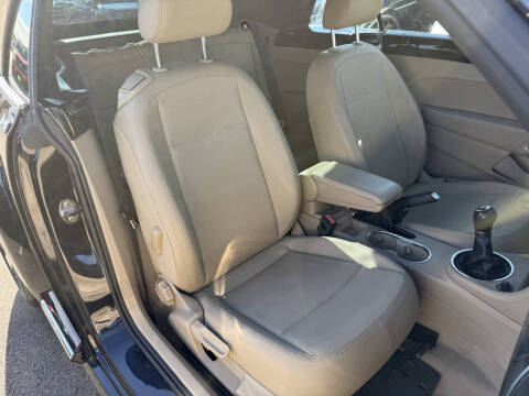 2013 Volkswagen Beetle Convertible Turbo