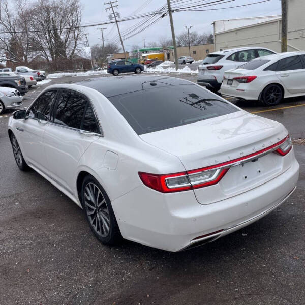 2017 Lincoln Continental Select