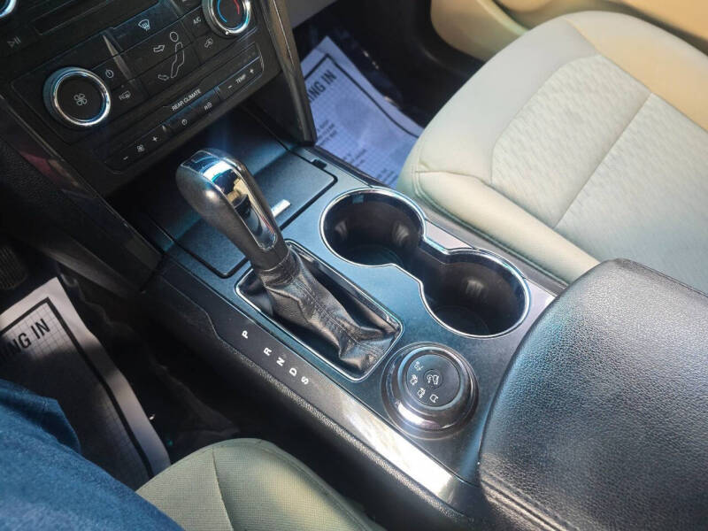 2016 Ford Explorer