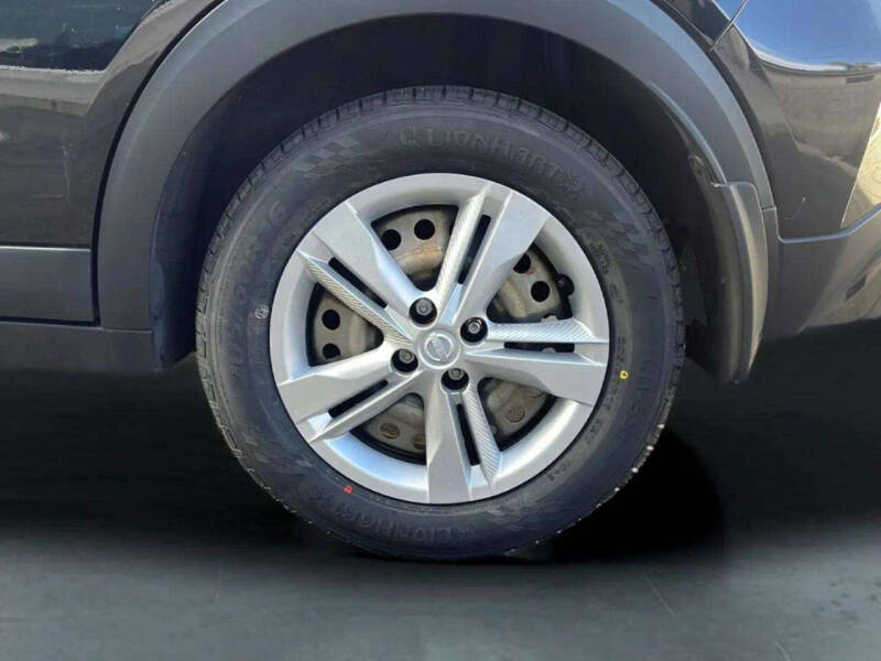 2023 Nissan Kicks S