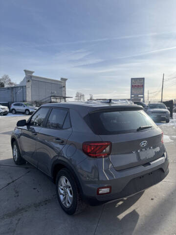 2022 Hyundai Venue SE