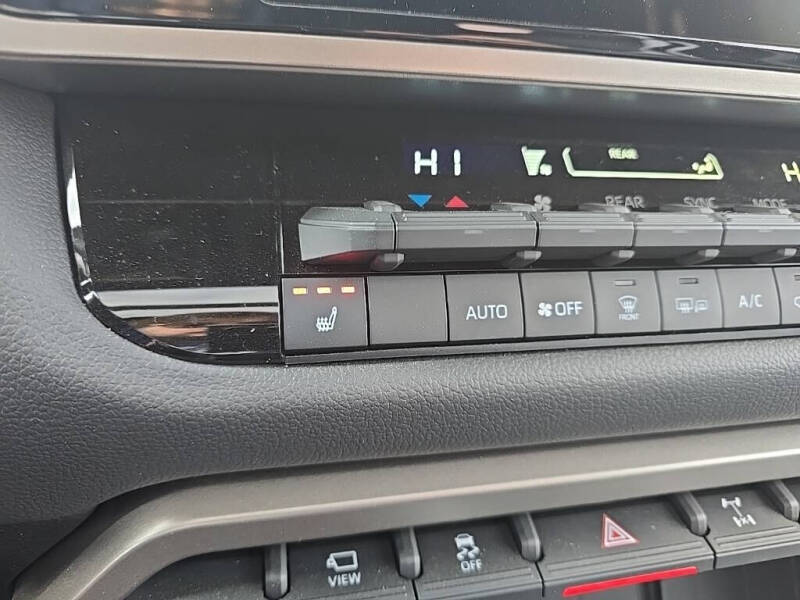 2025 Toyota Sequoia Platinum