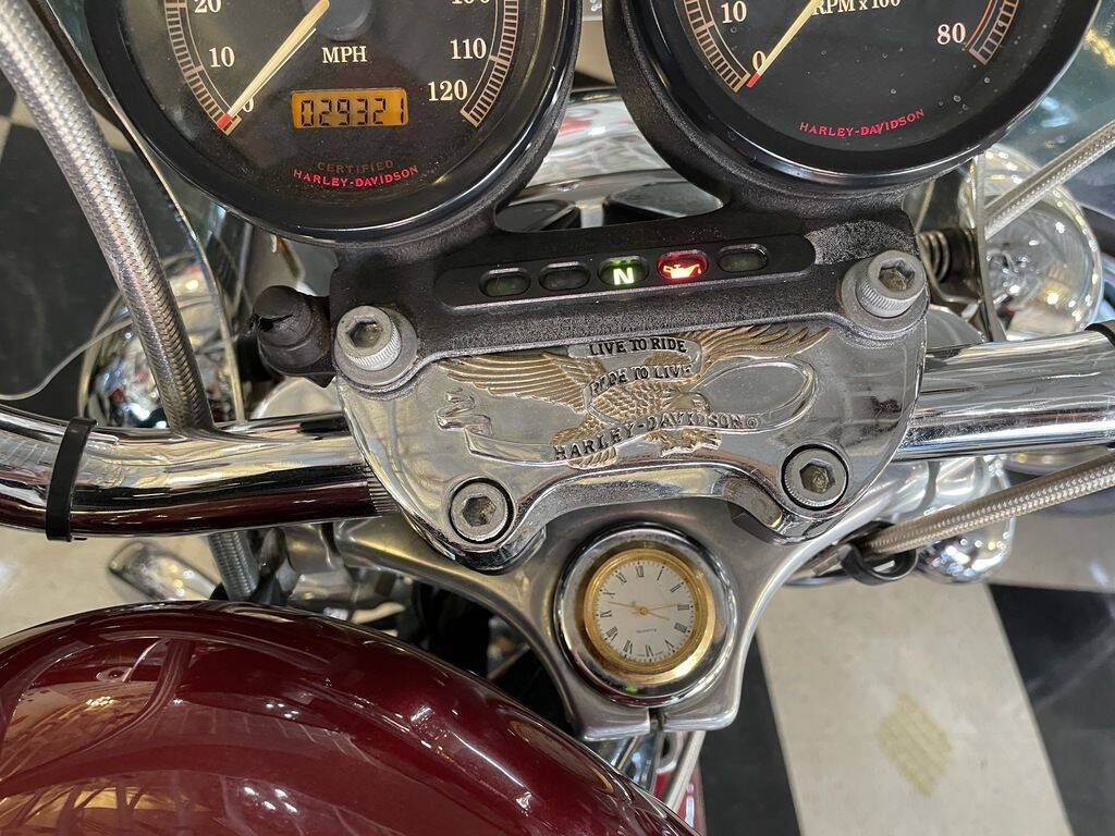 2001 Harley-Davidson® XL883C - Sportster® Custo 18