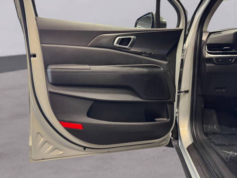 2025 Kia Carnival SX