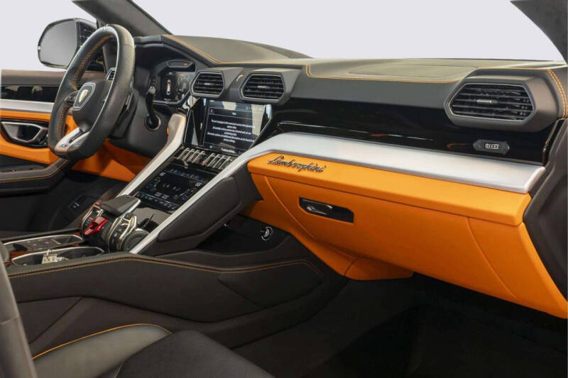 2024 Lamborghini Urus S