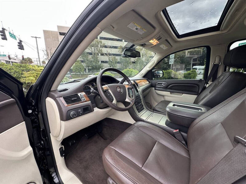 2011 Cadillac Escalade ESV Platinum Edition