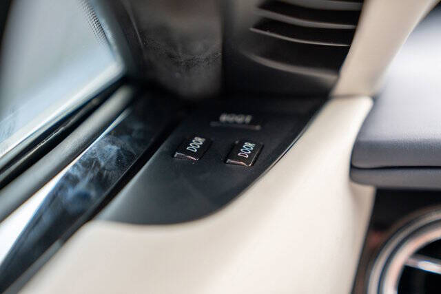 2015 Rolls-Royce Wraith 17