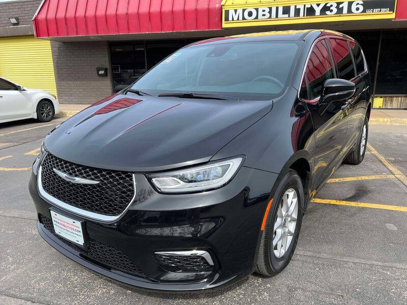 2024 Chrysler Pacifica Touring