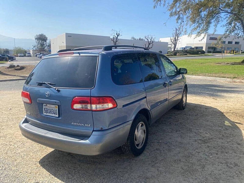 2003 Toyota Sienna XLE