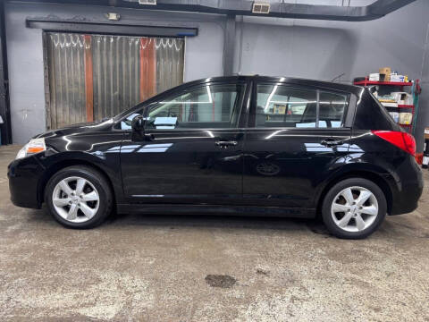 2011 Nissan Versa 1.8 SL