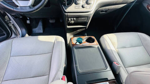 2015 Toyota Sienna Limited 7-Passenger