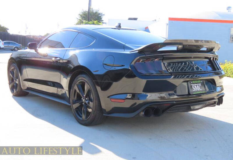 2022 Ford Mustang EcoBoost