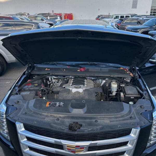 2018 Cadillac Escalade ESV Luxury