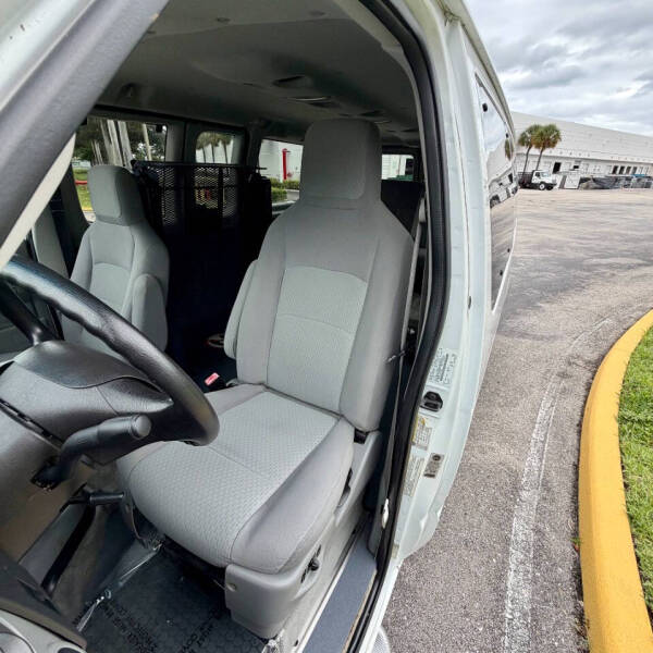 2011 Ford E-350