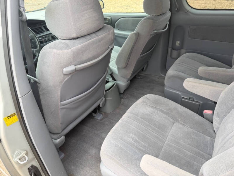 2002 Toyota Sienna LE