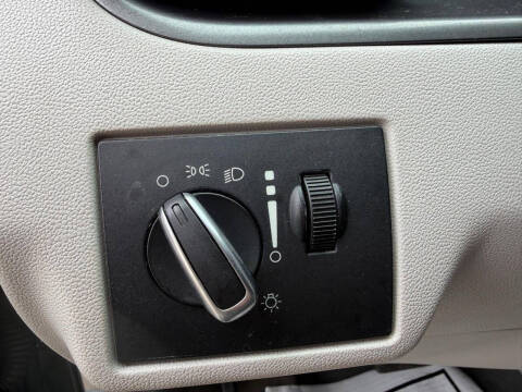2012 Volkswagen Routan S