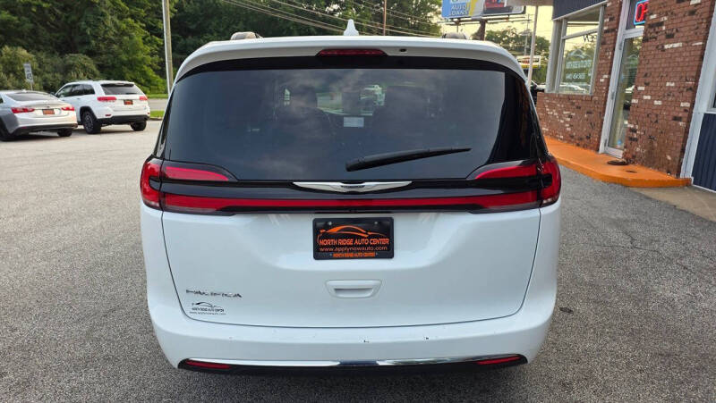 2022 Chrysler Pacifica Touring L