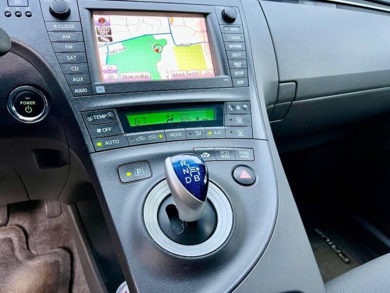 2010 Toyota Prius III