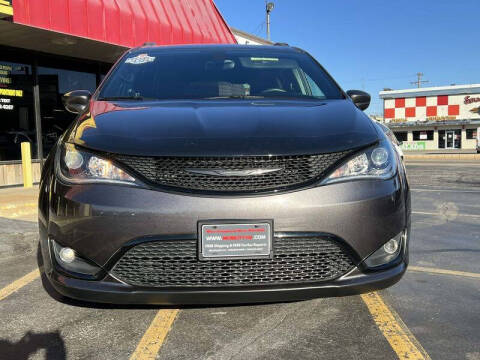 2018 Chrysler Pacifica Touring Plus