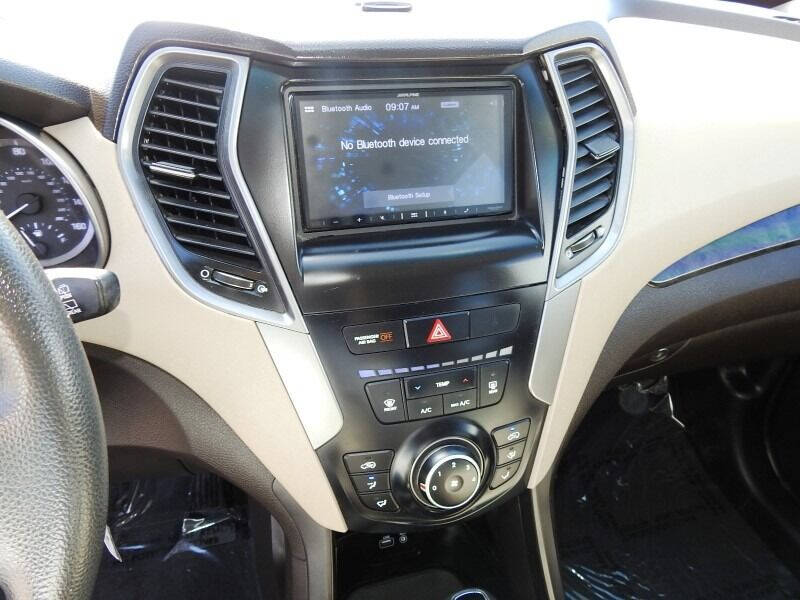2017 HYUNDAI Santa Fe SUV / Crossover - $15,900