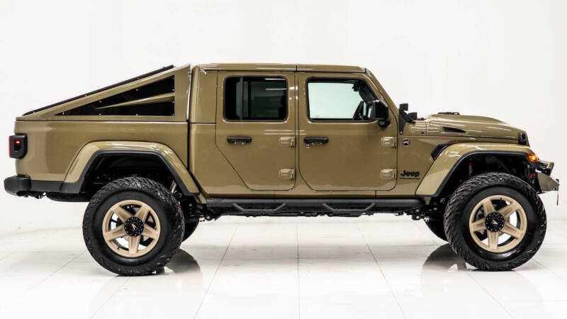 2025 Jeep Gladiator NightHawk