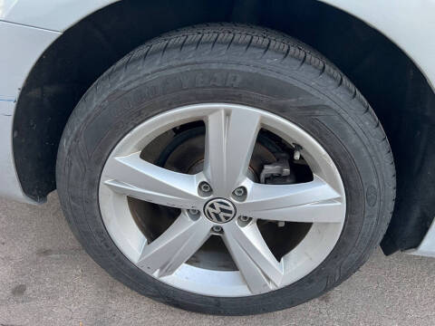 2013 Volkswagen Passat SE PZEV