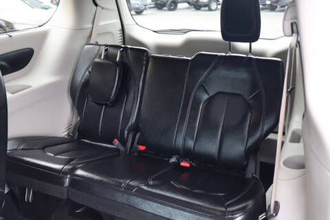 2022 Chrysler Pacifica Touring L