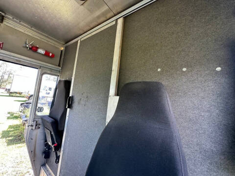 2022 Freightliner MT45 Chassis