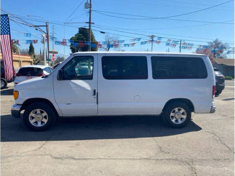 2004 Ford E-Series for sale at Dealers Choice Inc in Farmersville CA