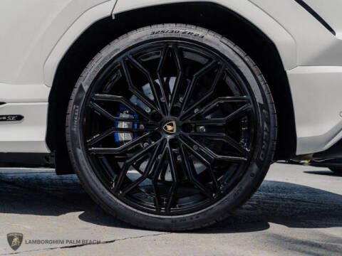 2025 Lamborghini Urus SE