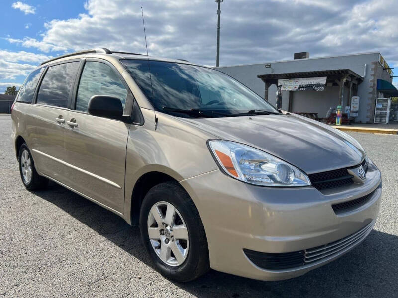 2005 Toyota Sienna LE 8 Passenger