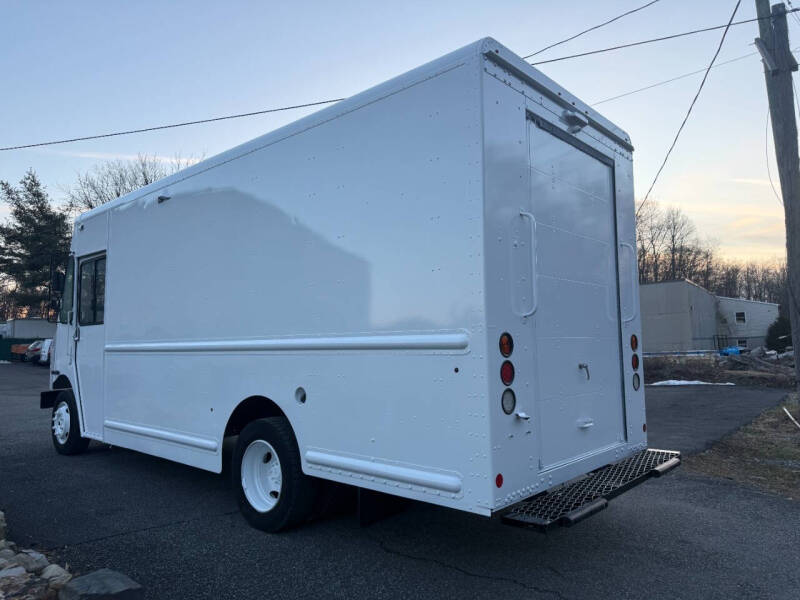 2020 Freightliner MT45 Chassis