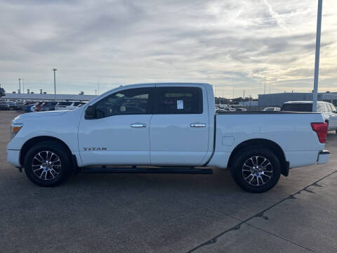 2021 Nissan Titan SV