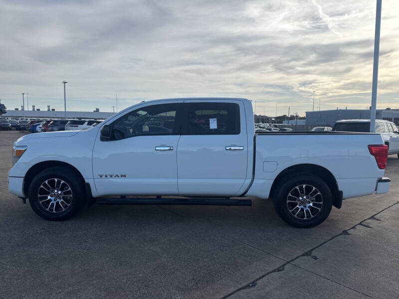 2021 Nissan Titan SV