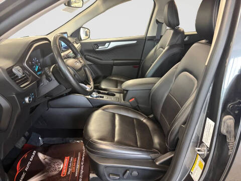 2020 Ford Escape SEL