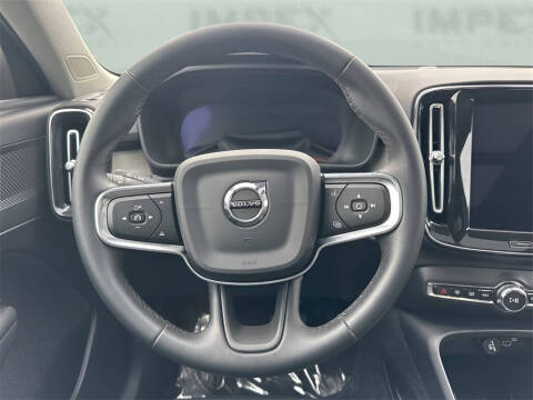 2025 Volvo XC40 B5 Plus Dark Theme