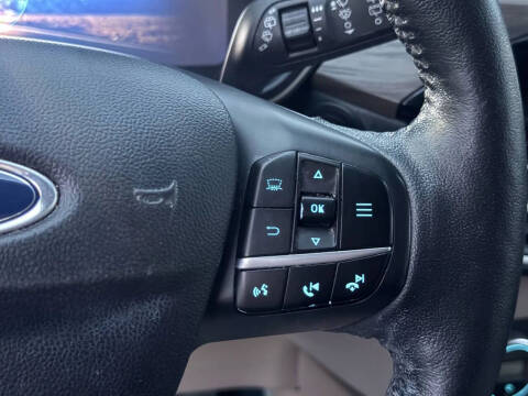 2020 Ford Escape Hybrid Titanium