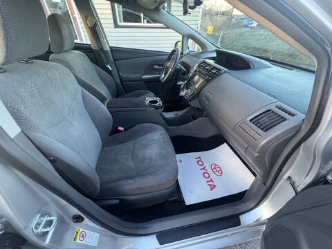 2012 Toyota Prius v Five