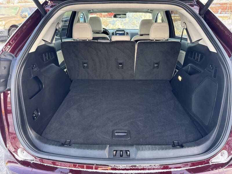 2024 Ford Edge Titanium