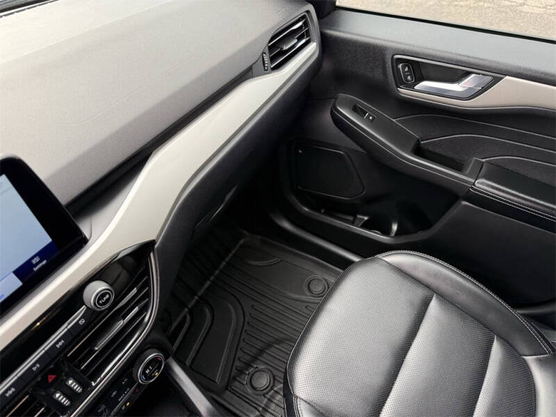 2021 Ford Escape SEL