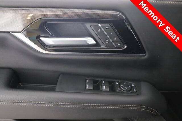 2025 GMC Yukon Elevation