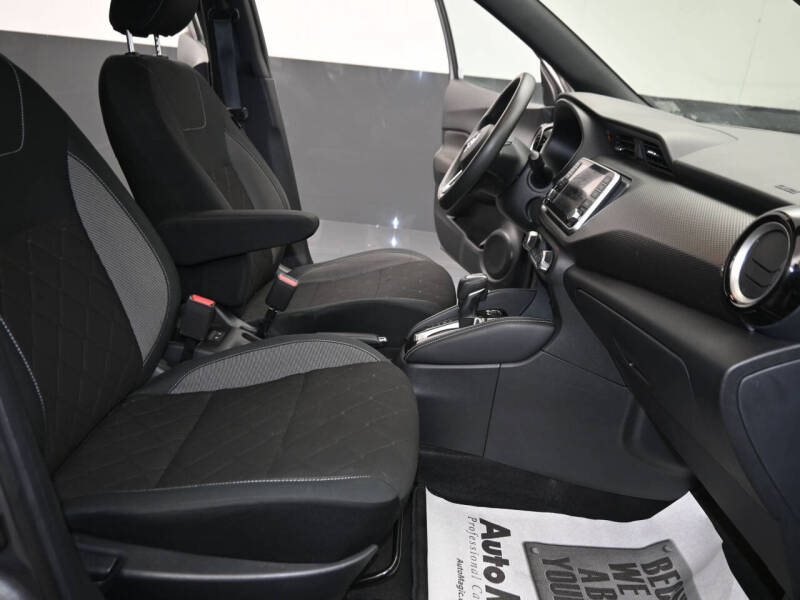 2019 Nissan Kicks SV