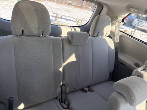 2011 Toyota Sienna LE 8-Passenger