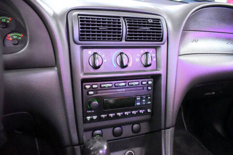 2004 Ford Mustang Deluxe