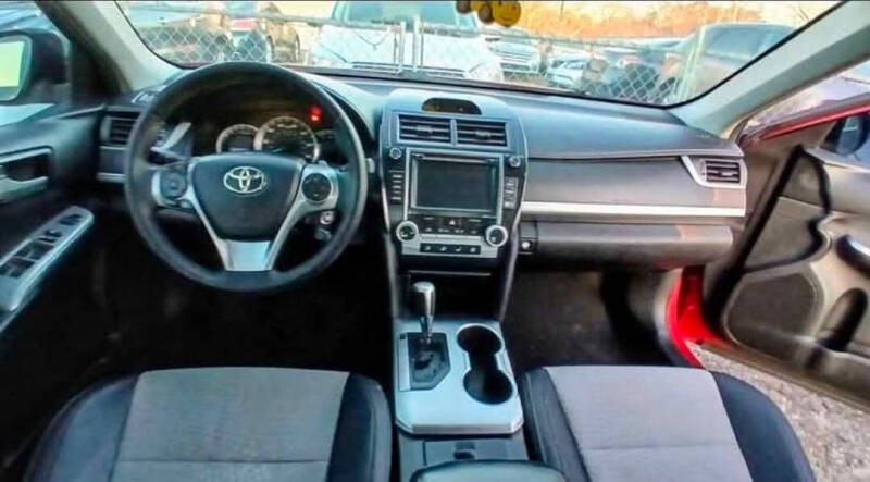 2014 Toyota Camry SE