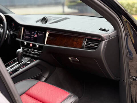2022 Porsche Macan