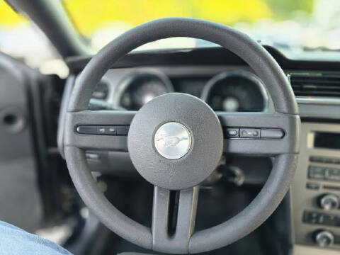 2012 Ford Mustang V6
