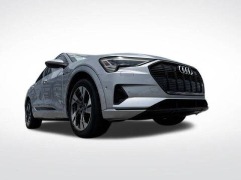2022 Audi e-tron quattro Premium