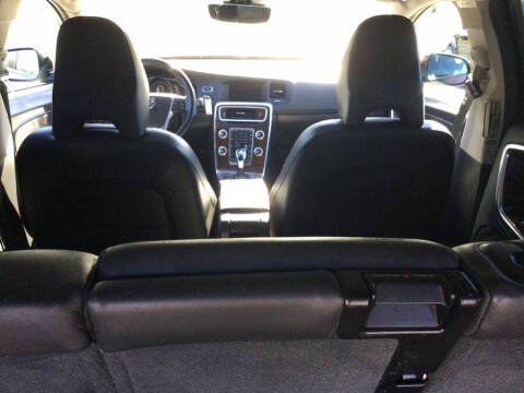 2017 Volvo V60 Cross Country T5 Premier