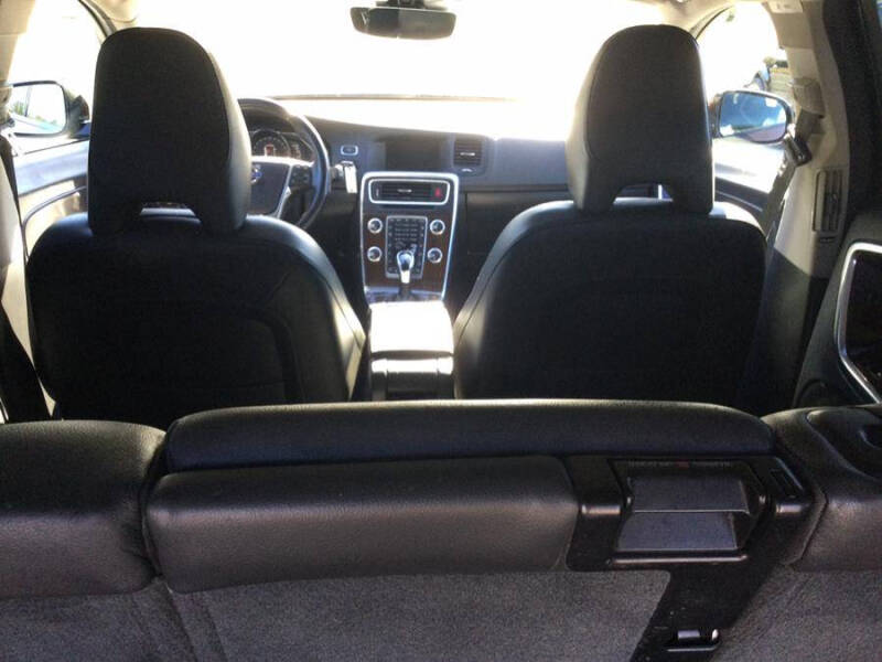 2017 Volvo V60 Cross Country T5 Premier